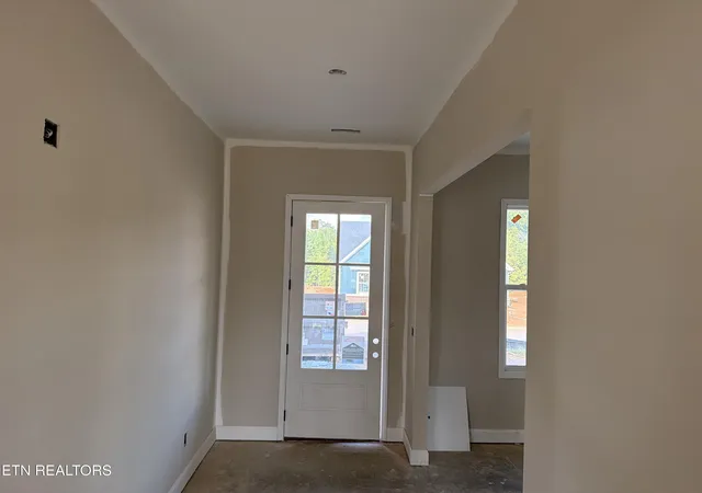Photo 2 of Single family home for sale at 167 Poppy Pl, Lenoir City, TN 37772 | MLS# 1350953 | Listing updated on 2026-10-06