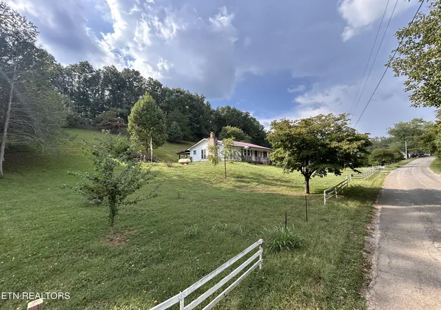 Single family home for sale at 1926 Newman Holw Rd, Bean Station, TN 37708 | MLS# 1350570