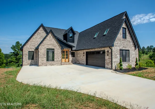 Photo 2 of Single family home for sale at 311 Blueberry Dr, Loudon, TN 37774 | MLS# 1353167 | Listing updated on 2026-09-10
