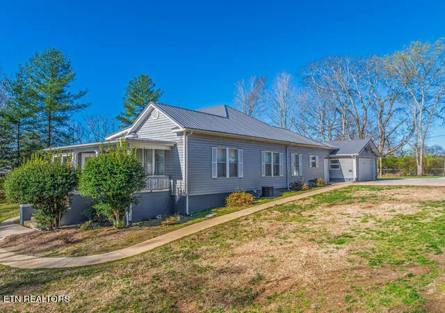 Photo 2 of Single family home for sale at 380 Clifton Hts Rd, Newport, TN 37821 | MLS# 1353932 | Listing updated on 2026-09-01