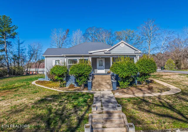 Photo 3 of Single family home for sale at 380 Clifton Hts Rd, Newport, TN 37821 | MLS# 1353932 | Listing updated on 2026-09-01