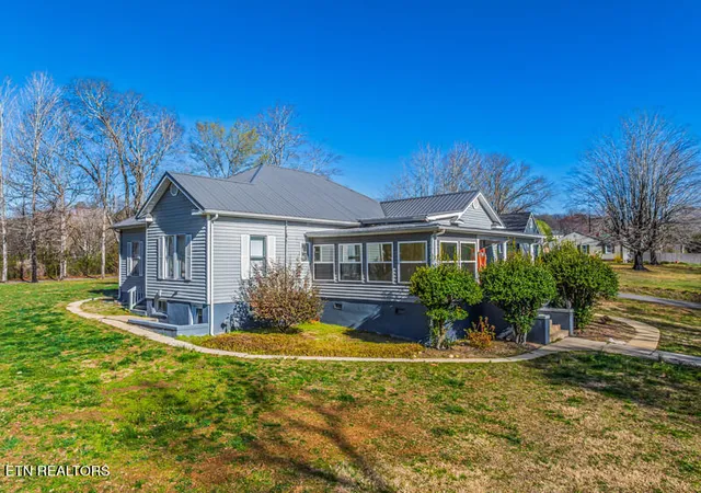 Photo 4 of Single family home for sale at 380 Clifton Hts Rd, Newport, TN 37821 | MLS# 1353932 | Listing updated on 2026-09-01