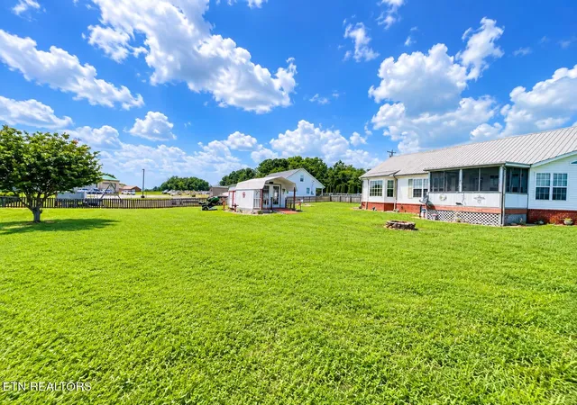 Photo 3 of Single family home for sale at 333 Ne Morie Rd, Dandridge, TN 37725 | MLS# 1352053 | Listing updated on 2026-09-20