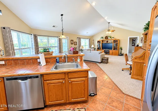 Photo 4 of Single family home for sale at 333 NE Morie Rd, Dandridge, TN 37725 | MLS# 1352053 | Listing updated on 2026-09-20