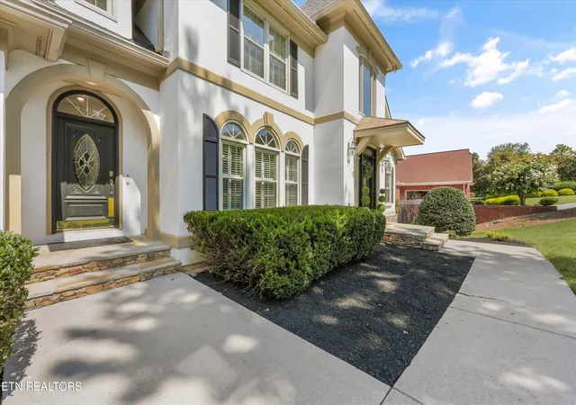 Photo 4 of Single family home for sale at 619 Vancurry Ln, Farragut, TN 37934 | MLS# 1354555 | Listing updated on 2026-09-14