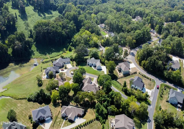 Photo 3 of Single family home for sale at 408 Ookedaliya Pl, Loudon, TN 37774 | MLS# 1354121 | Listing updated on 2026-09-02