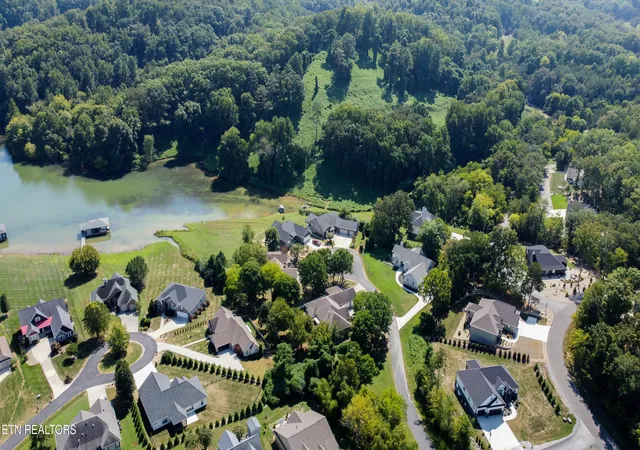 Photo 4 of Single family home for sale at 408 Ookedaliya Pl, Loudon, TN 37774 | MLS# 1354121 | Listing updated on 2026-09-02