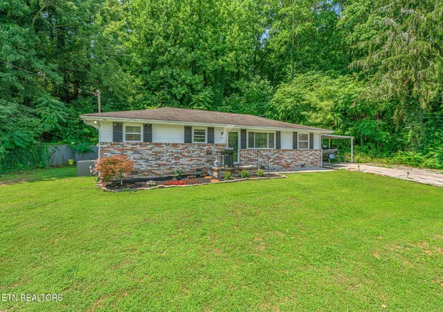 Photo 2 of Sale Pending at 3356 Long Holw Rd, Knoxville, TN 37938 | MLS# 1354193 | Listing updated on 2026-09-08