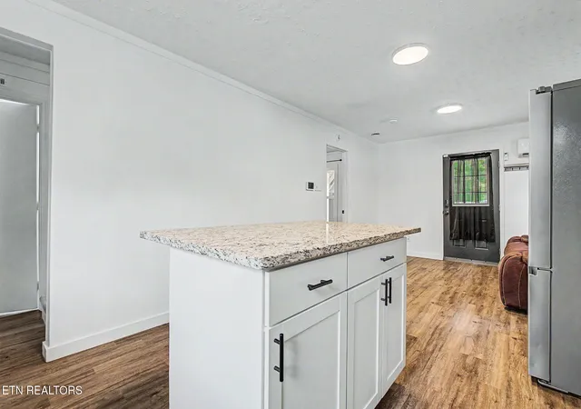 Photo 3 of Single family home for sale at 2800 Lay Ave, Knoxville, TN 37914 | MLS# 1352066 | Listing updated on 2026-09-17
