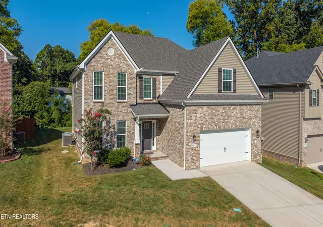 Photo 1 of Single family home for sale at 1111 Snowy Peak Ln, Knoxville, TN 37922 | MLS# 1354375 | Listing updated on 2026-09-17