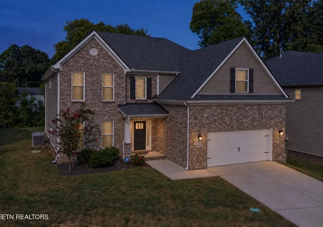 Single family home for sale at 1111 Snowy Peak Ln, Knoxville, TN 37922 | MLS# 1354375