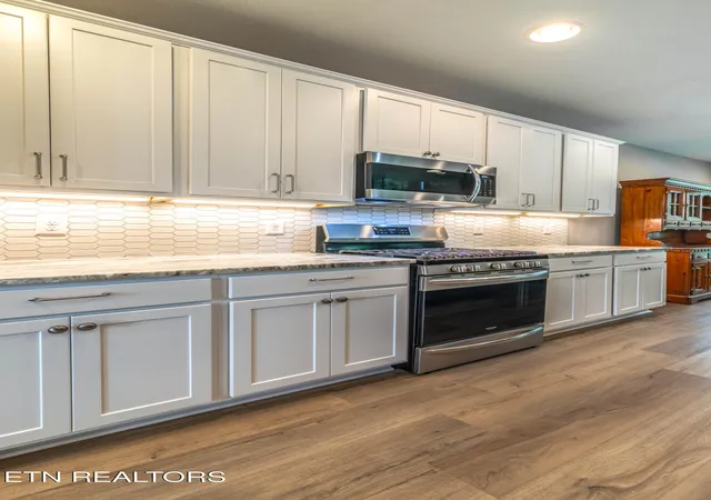 Photo 4 of Single family home for sale at 1111 Snowy Peak Ln, Knoxville, TN 37922 | MLS# 1354375 | Listing updated on 2026-09-17