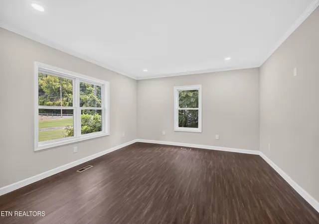 Photo 3 of Single family home for sale at 145 W Meeting St, Dandridge, TN 37725 | MLS# 1355063 | Listing updated on 2026-09-22