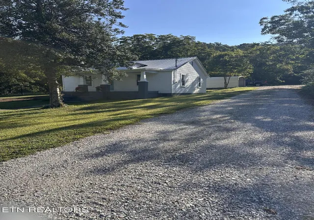 Photo 3 of Single family home for sale at 3300 Lake City Hwy, Rocky Top, TN 37769 | MLS# 1352283 | Listing updated on 2026-09-11