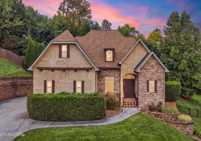Single family home for sale at 8121 Laurel Fls Ln, Knoxville, TN 37931 | MLS# 1355324