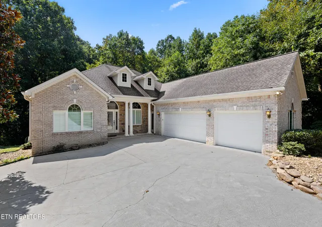 Photo 2 of Single family home for sale at 129 Chuniloti Tr, Loudon, TN 37774 | MLS# 1354733 | Listing updated on 2026-09-09