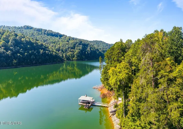 Photo 3 of Single family home for sale at 125 Shoreside Rd, New Tazewell, TN 37825 | MLS# 1352627 | Listing updated on 2026-09-16