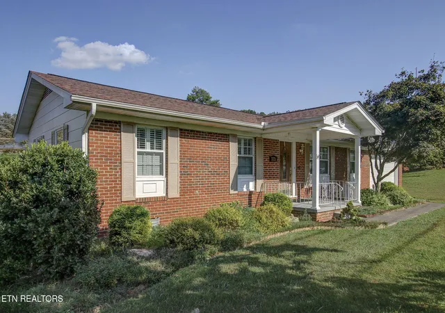 Photo 1 of Single family home for sale at 3726 Cherrylog Rd, Knoxville, TN 37921 | MLS# 1356448 | Listing updated on 2026-10-27