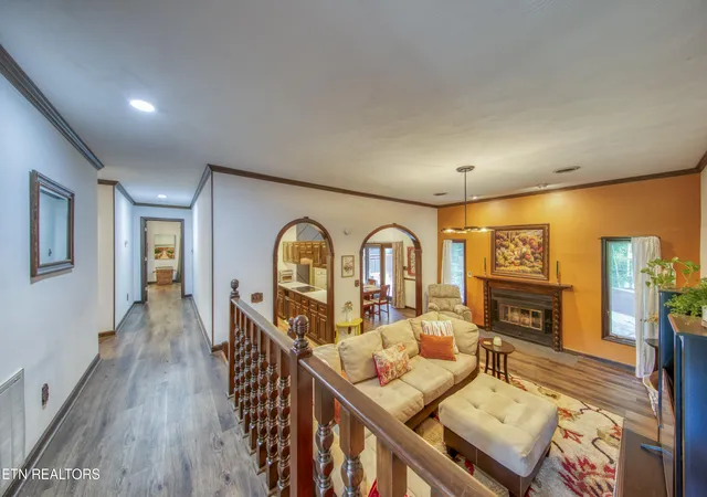Photo 2 of Single family home for sale at 156 Hendrix Dr, Oak Ridge, TN 37830 | MLS# 1352342 | Listing updated on 2026-09-20