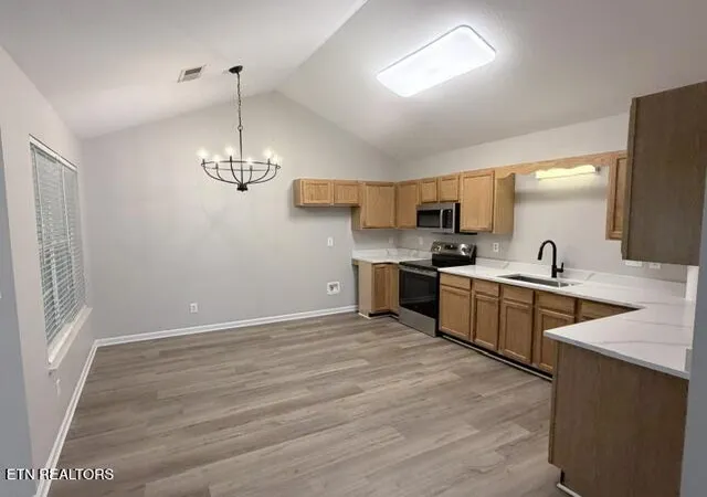 Listing Photo 5 - Condo for sale in building located at 943 Spring Park Rd, Knoxville, TN 37914