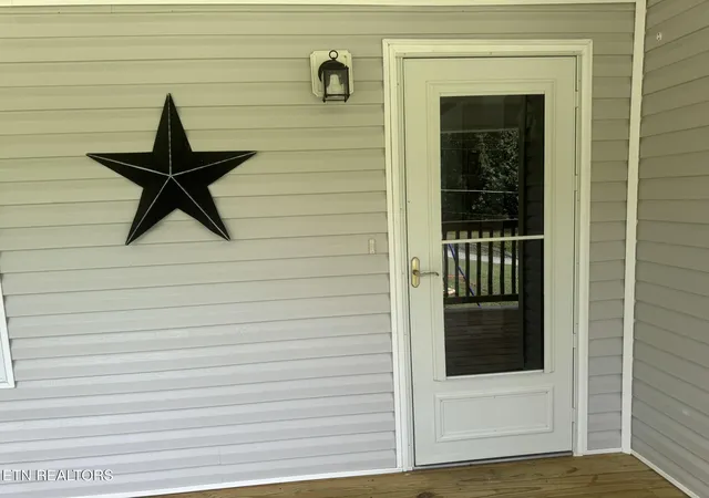 Photo 3 of Single family home for sale at 128 N Ridge Ave, Rockwood, TN 37854 | MLS# 1354034 | Listing updated on 2026-09-12
