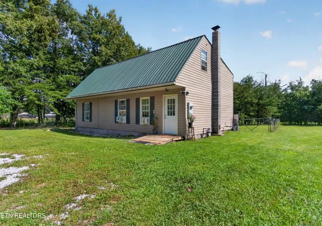 Photo 1 of Single family home for sale at 8622 Vandever Rd, Crossville, TN 38572 | MLS# 1355766 | Listing updated on 2026-09-22