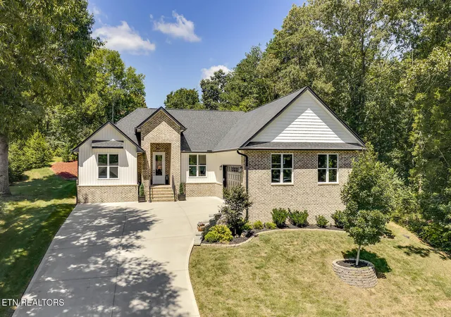Photo 1 of Sale Pending at 125 Daleyuhski Way, Loudon, TN 37774 | MLS# 1353926 | Listing updated on 2026-09-15