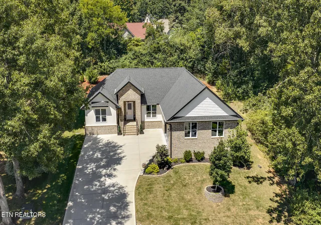 Photo 3 of Sale Pending at 125 Daleyuhski Way, Loudon, TN 37774 | MLS# 1353926 | Listing updated on 2026-09-15