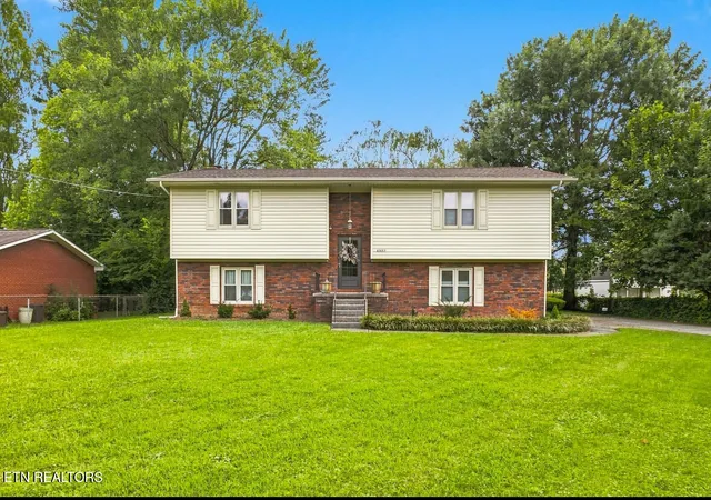 Photo 1 of Single family home for sale at 4997 Beverly Rd, Knoxville, TN 37918 | MLS# 1352543 | Listing updated on 2026-09-18