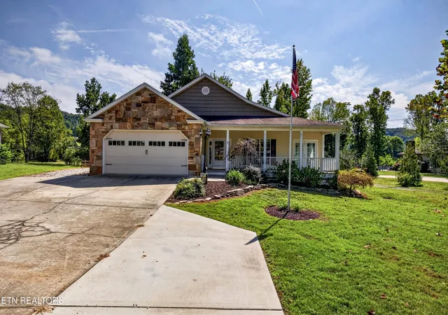 Photo 3 of Sale Pending at 4710 Messer Ln, Powell, TN 37849 | MLS# 1356601 | Listing updated on 2026-10-01