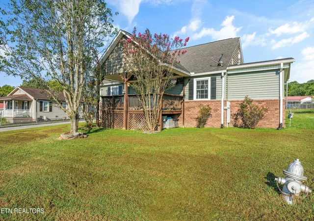 Photo 2 of Sale Pending at 511 1st Street, Kingston, TN 37763 | MLS# 1354061 | Listing updated on 2026-09-03