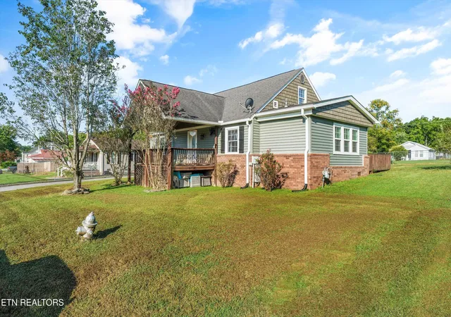 Photo 3 of Sale Pending at 511 1st Street, Kingston, TN 37763 | MLS# 1354061 | Listing updated on 2026-09-03