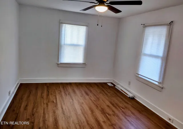 Photo 3 of Single family home for sale at 202 Hillview Ave, Knoxville, TN 37914 | MLS# 1354139 | Listing updated on 2026-09-02