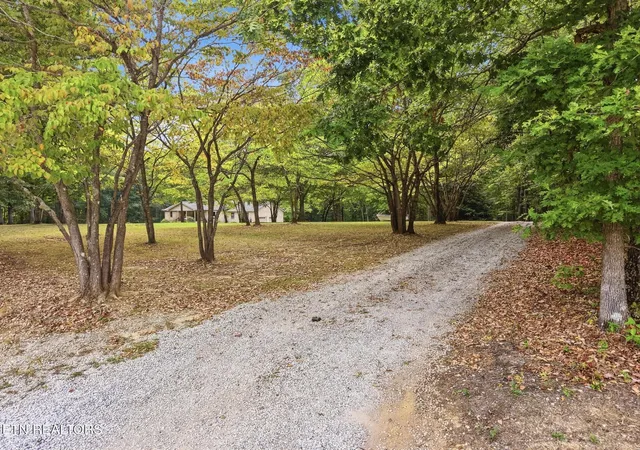 Photo 2 of Single family home for sale at 2362 Pow Camp Rd, Crossville, TN 38572 | MLS# 1356449 | Listing updated on 2026-09-23