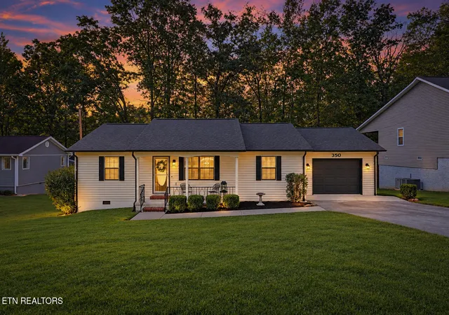 Photo 2 of Single family home for sale at 350 Lakeview Dr, Crossville, TN 38558 | MLS# 1355315 | Listing updated on 2026-09-23