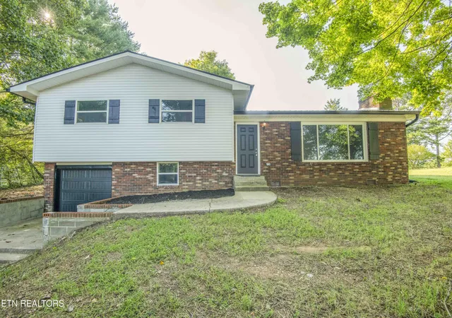 Photo 1 of Single family home for sale at 560 High St, Harrogate, TN 37752 | MLS# 1352778 | Listing updated on 2026-10-09