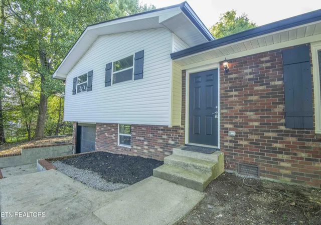 Photo 4 of Single family home for sale at 560 High St, Harrogate, TN 37752 | MLS# 1352778 | Listing updated on 2026-10-09