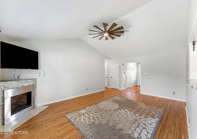 Photo 4 of Single family home for sale at 4319 Lorena Ln, Maryville, TN 37804 | MLS# 1353740 | Listing updated on 2026-10-02