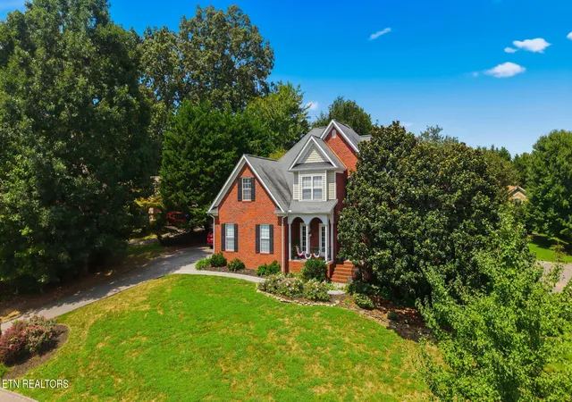 Photo 2 of Single family home for sale at 1909 Stonehaven Dr, Knoxville, TN 37938 | MLS# 1354840 | Listing updated on 2026-09-17