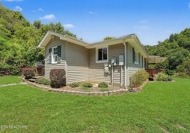 Photo 2 of Sale Pending at 136 Bear Holw Rd, Bristol, TN 37620 | MLS# 1354117 | Listing updated on 2026-09-18