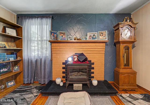 Photo 3 of Sale Pending at 136 Bear Holw Rd, Bristol, TN 37620 | MLS# 1354117 | Listing updated on 2026-09-18