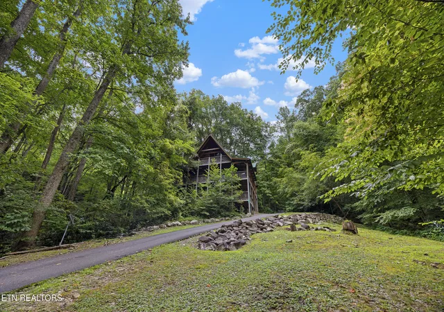 Photo 1 of Single family home for sale at 3690 Scottish Highland Way, Sevierville, TN 37862 | MLS# 1353995 | Listing updated on 2026-09-01