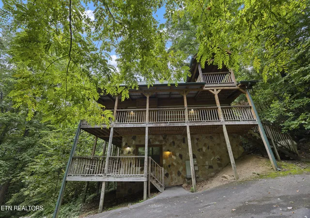 Photo 2 of Single family home for sale at 3690 Scottish Highland Way, Sevierville, TN 37862 | MLS# 1353995 | Listing updated on 2026-09-01