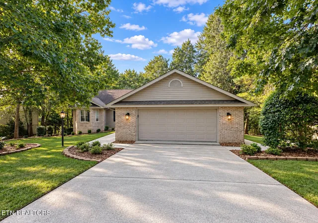 Photo 3 of Sale Pending at 110 Lynhurst Dr, Crossville, TN 38558 | MLS# 1354979 | Listing updated on 2026-09-24
