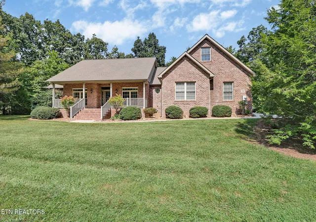 Photo 3 of Single family home for sale at 19 Kingsbridge Ln, Crossville, TN 38558 | MLS# 1355878 | Listing updated on 2026-09-18