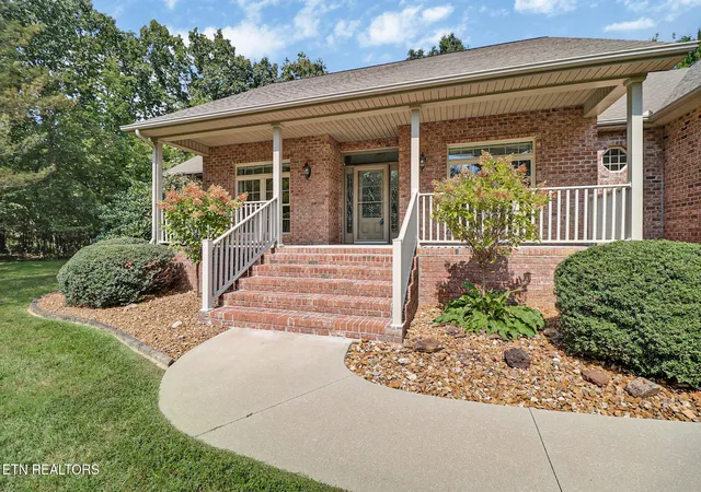 Photo 4 of Single family home for sale at 19 Kingsbridge Ln, Crossville, TN 38558 | MLS# 1355878 | Listing updated on 2026-09-18