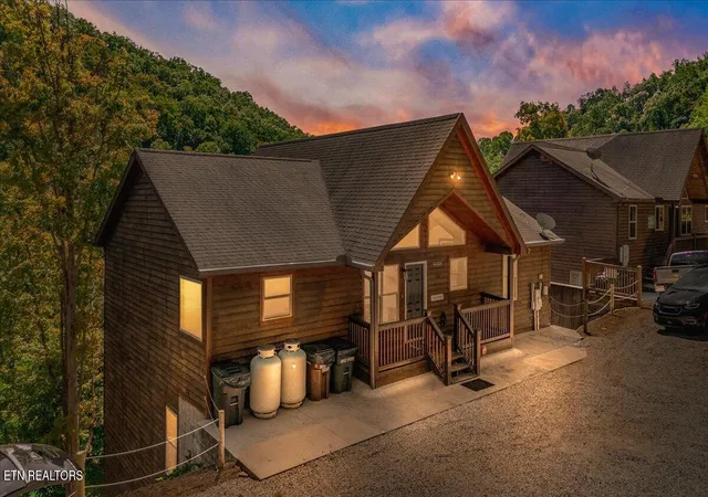 Photo 1 of Single family home for sale at 126 Bluewater Ln, La Follette, TN 37766 | MLS# 1354671 | Listing updated on 2026-09-08