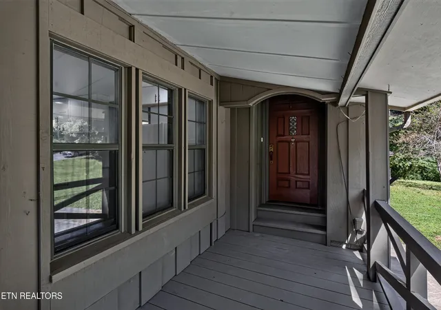 Photo 4 of Single family home for sale at 403 Delaware Ave, Oak Ridge, TN 37830 | MLS# 1354563 | Listing updated on 2026-09-18