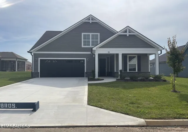 Photo 1 of Single family home for sale at 351 Trillium Tr, Lenoir City, TN 37771 | MLS# 1355368 | Listing updated on 2026-10-07