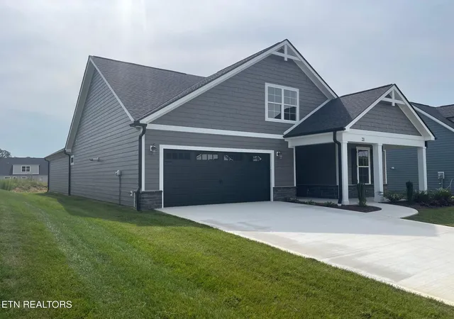 Photo 3 of Single family home for sale at 351 Trillium Tr, Lenoir City, TN 37771 | MLS# 1355368 | Listing updated on 2026-10-07